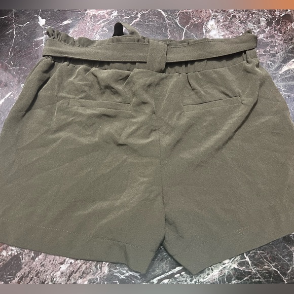Ci Sono Paperbag Waist Green Shorts - Picture 3 of 3